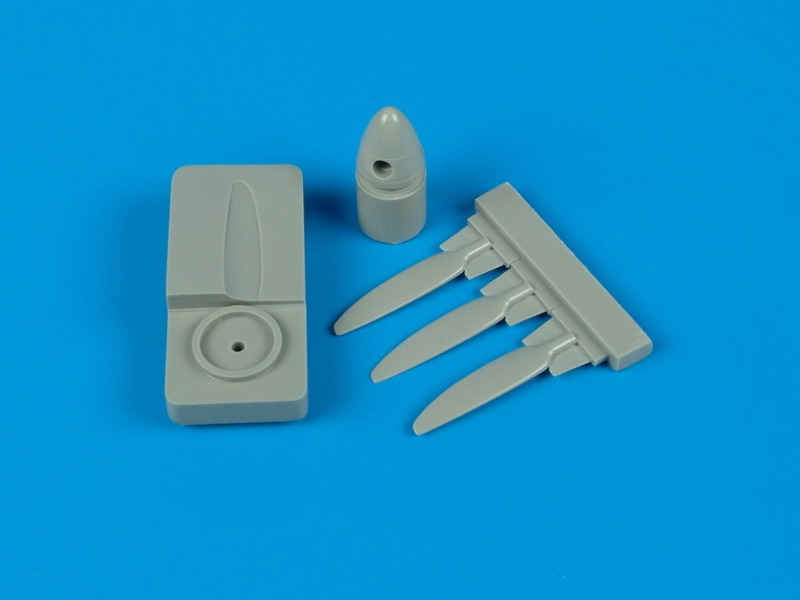 QB72132 Hawker Hurricane Mk. II propeller w/Tool 1/72